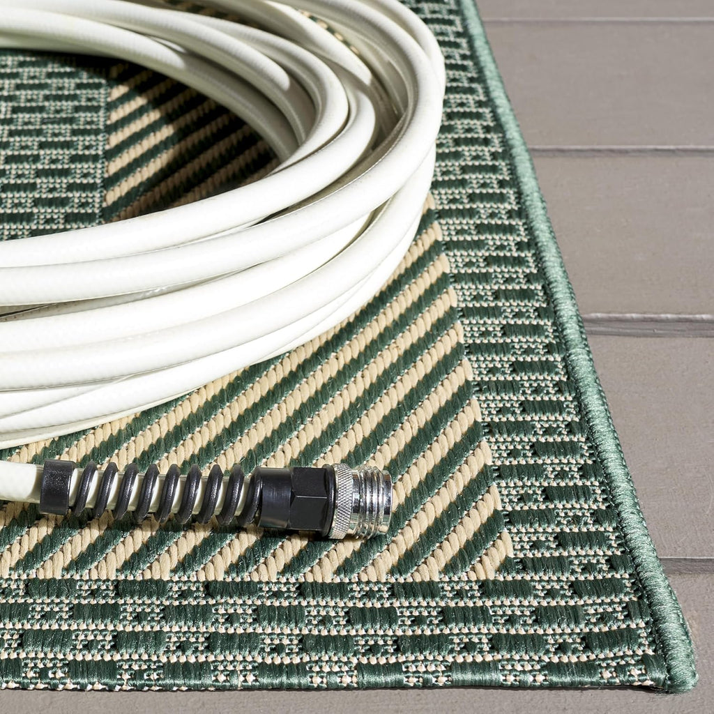 SAFAVIEH Outdoor Area Rug 6x8 - Courtyard Collection - Coastal Design, Green & Beige, Non-Shedding & Easy Cleaning, Weather Resistant, Ideal for Patio, Backyard, Kitchen, Mudroom (CY8477-32221)