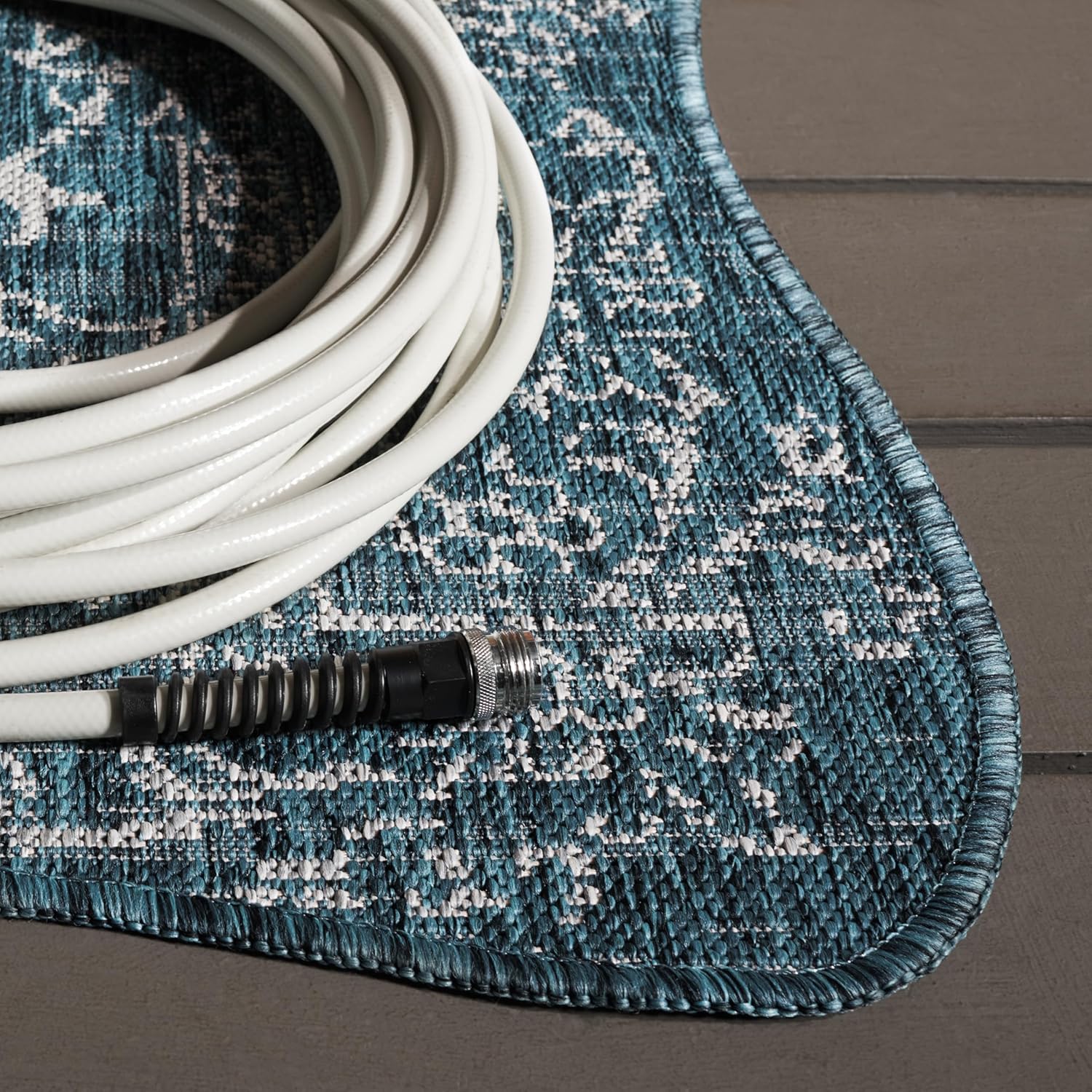 SAFAVIEH Washable Rug Outdoor Courtyard Collection - 9' x 12', Navy & Ivory, Non-Shedding & Easy Cleaning, Ideal for Patio, Backyard, Mudroom (CY8680-36821)