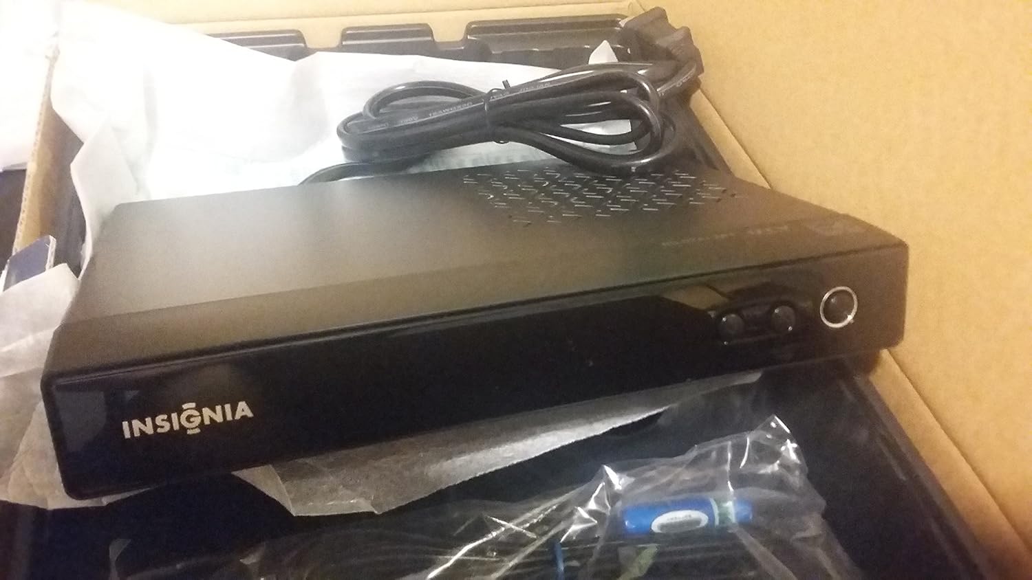 Insignia Digital-to-Analog DTV Converter for Analog TVs