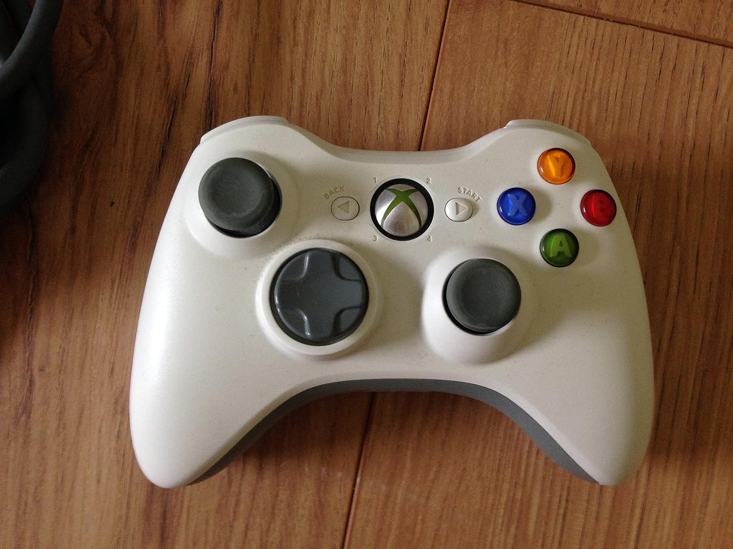 Microsoft Xbox 360 Arcade - Game console (Renewed)