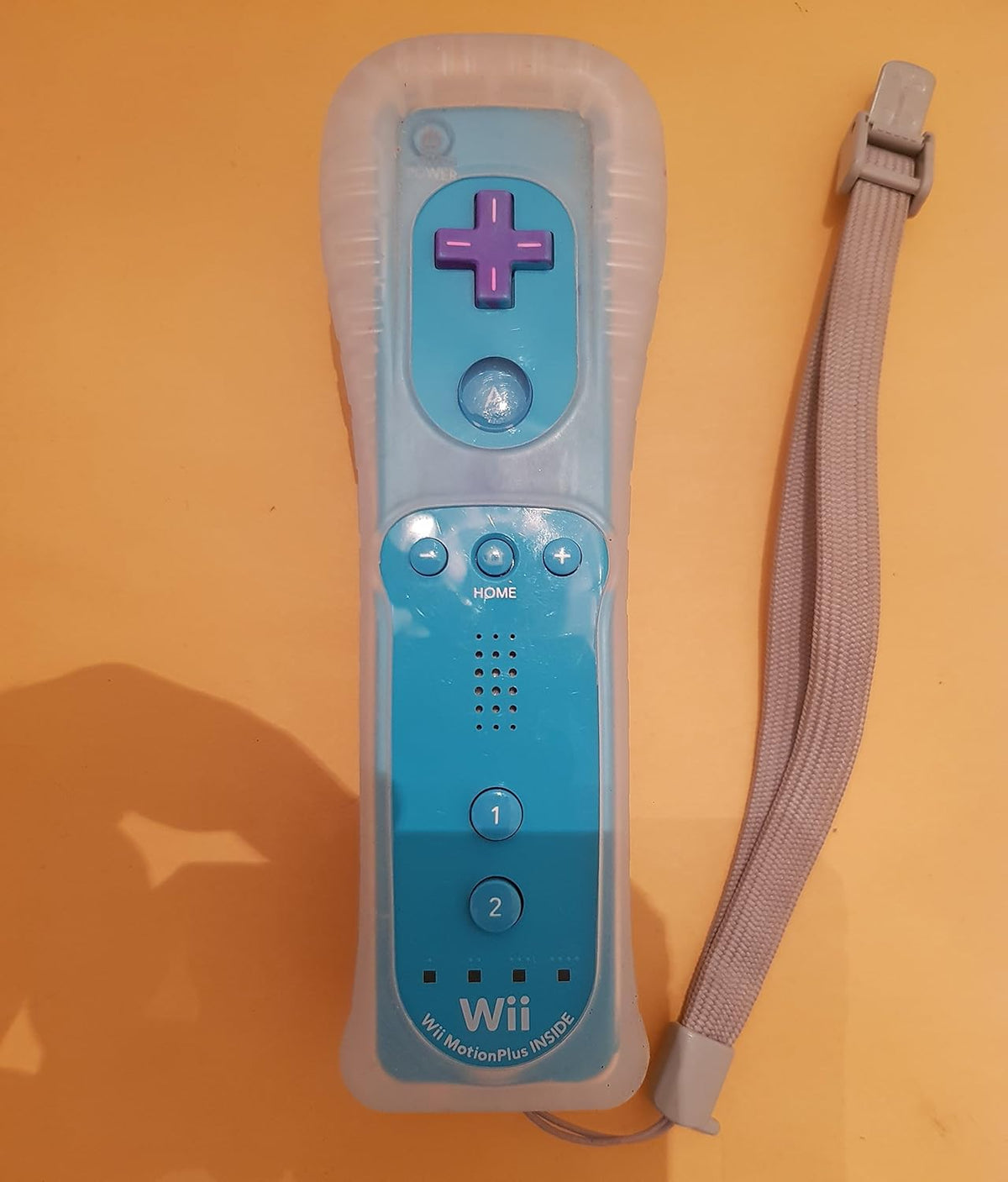 Mario & Sonic Sochi 2014 Olympic Winter Games with Blue Wii Remote Plus - Wii U