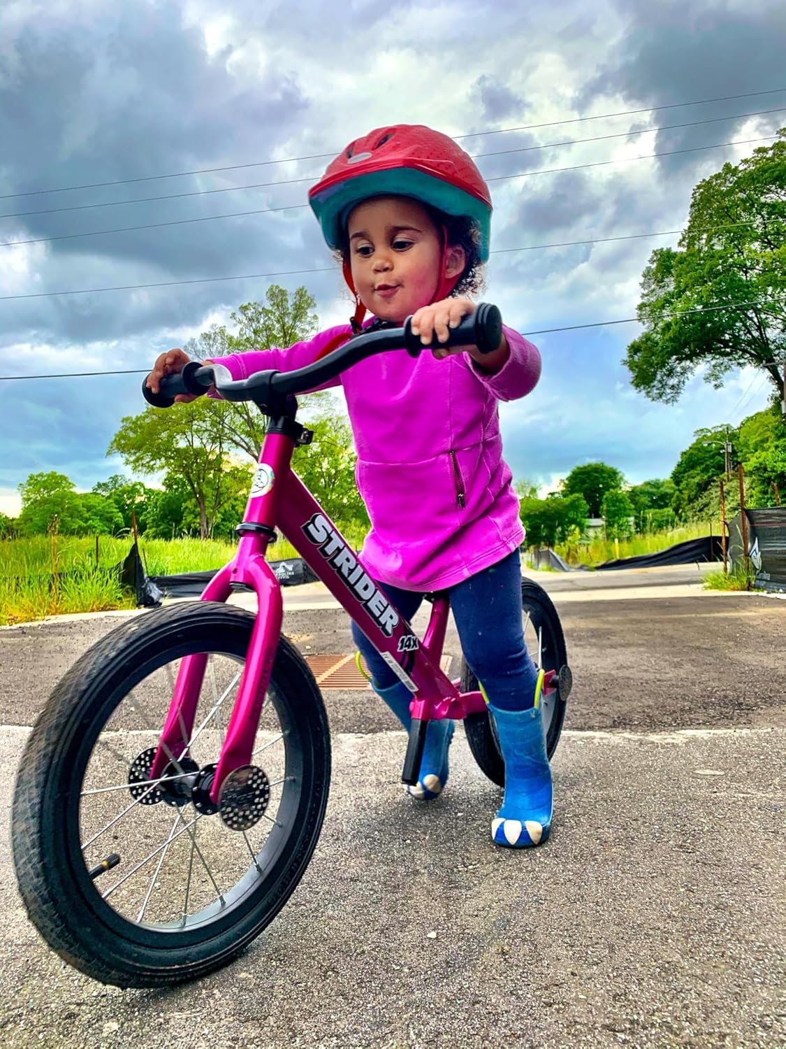 Strider 14x Classic, Balance Bike for Kids 3 to 6 Years - Includes Custom Grips, Padded Seat, Performance Footrest & All-Purpose Tires - Easy Assembly & Adjustments