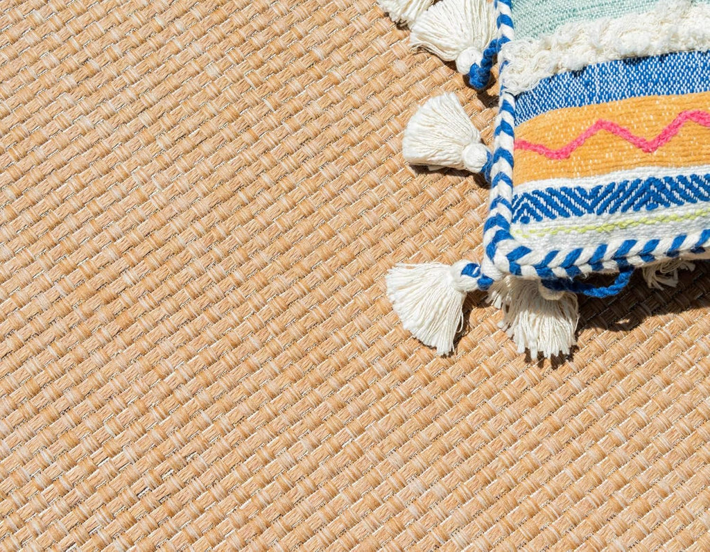 Unique Loom Outdoor Border Collection Area Rug - Multi Border (7' 1" x 10' Rectangle Tan/Light Brown)