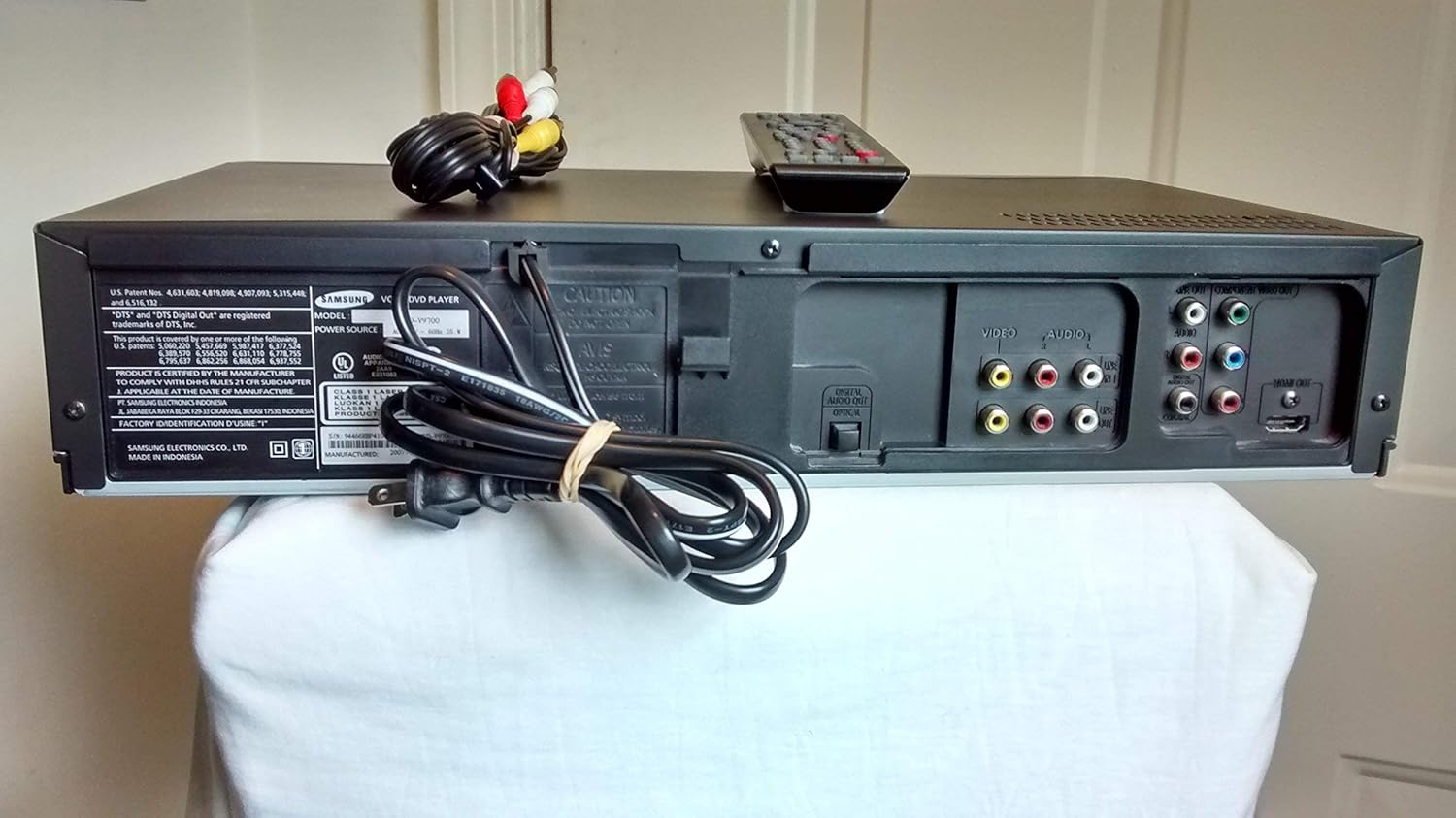 SAMSUNG DVD-V9700 HIFI STEREO DVD & VCR COMBO RECORDER 4 ROTARY HEAD. DIGITAL VCR RECORDER - TUNERLESS w/ HDMI, DVIX, DTS SURROUND, DOLBY DIGITSL. Remote Included + AV Connector Cords (Renewed)