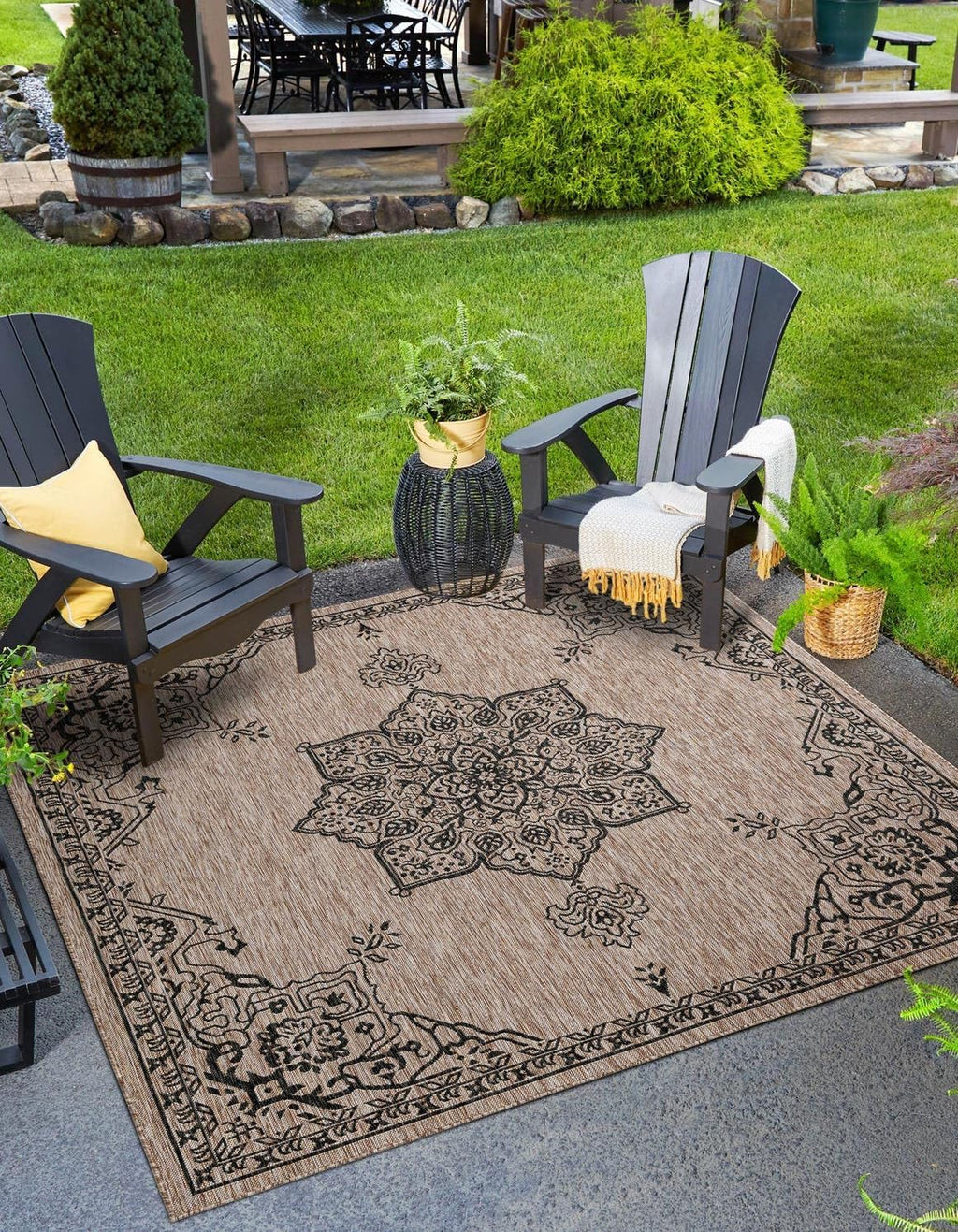 Unique Loom Outdoor Traditional Collection Area Rug - Antique (10' Square Beige/Black)
