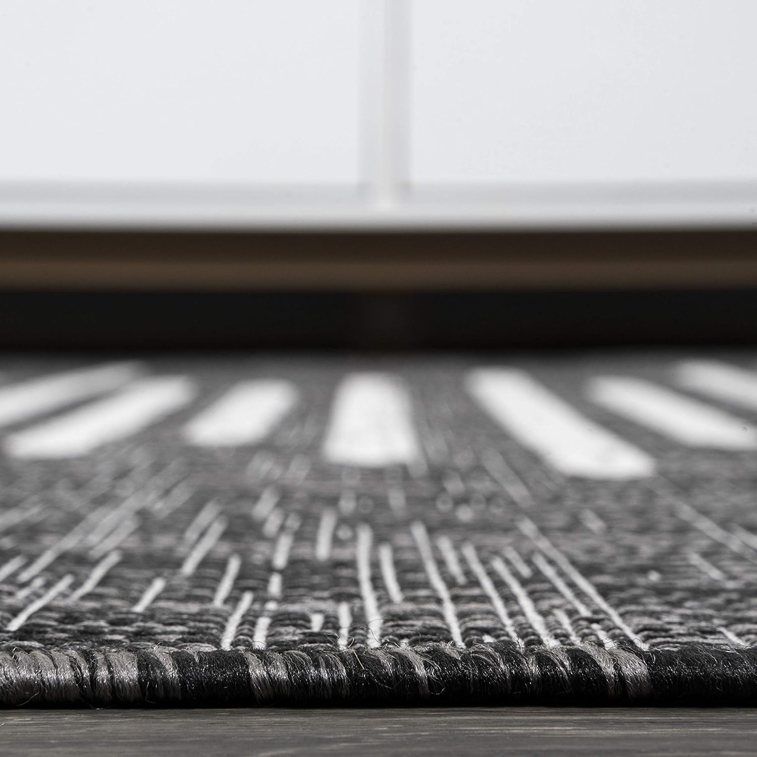 JONATHAN Y Stripe Geometric Indoor Outdoor Area Rug 8X10 Black/Ivory, Zolak Berber for Backyard, Patio, Porch, Easy-Cleaning, High Traffic, Pet-Friendly, Non-Shedding (SMB124E-8)