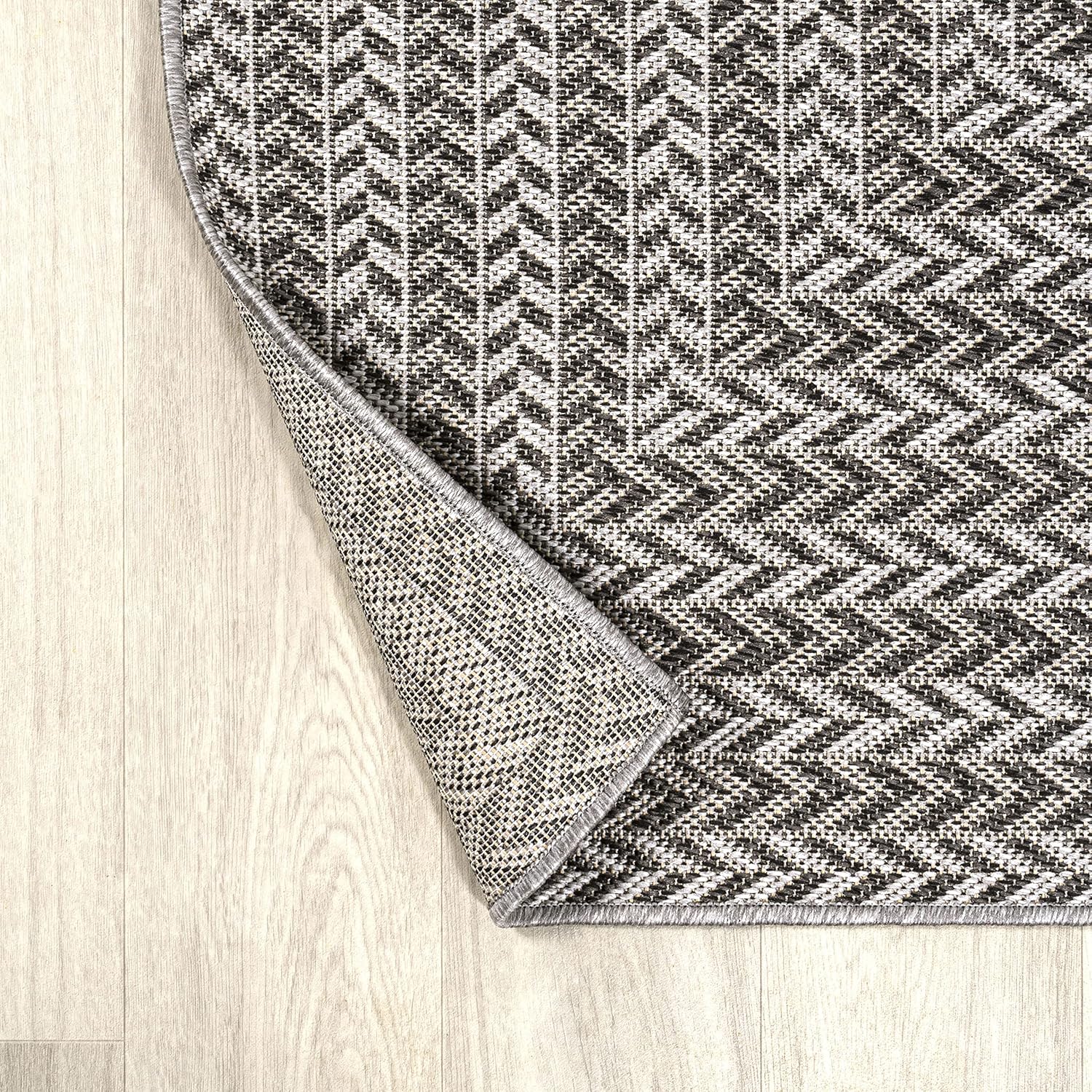 JONATHAN Y Concentric Squares Indoor Outdoor Area Rug 8X10 Black/Light Gray, Chevron Modern for Backyard, Patio, Porch, Easy-Cleaning, High Traffic, Pet-Friendly, Non-Shedding (SMB206B-8)