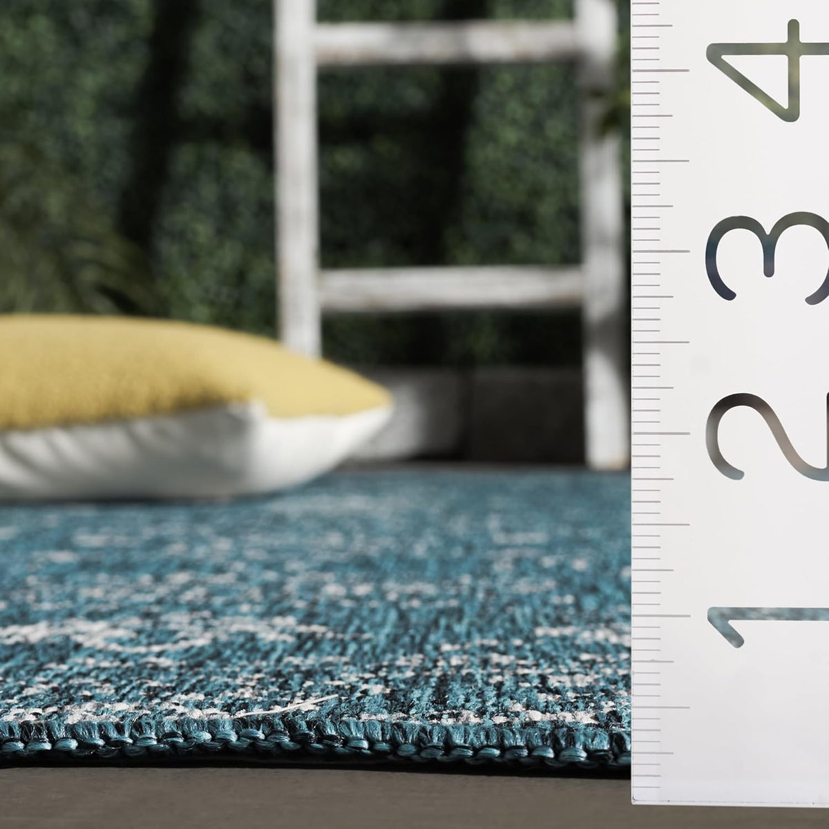 SAFAVIEH Washable Rug Outdoor Courtyard Collection - 9' x 12', Navy & Ivory, Non-Shedding & Easy Cleaning, Ideal for Patio, Backyard, Mudroom (CY8680-36821)