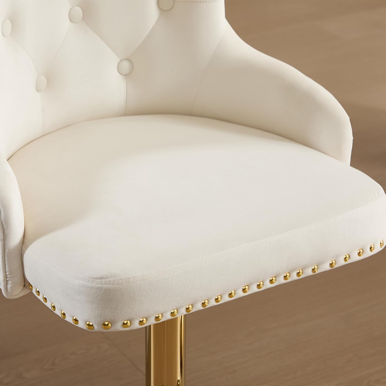 Gold Bar Stools Set of 4, Modern Swivel Barstools with Lion Pull Ring, Height Adjustable Velvet Island Chairs Upholstered Bar Height Chairs for Kitchen Counter, Dining Room, Cream
