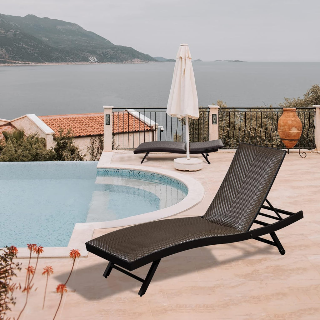 Domi 3 PCS Outdoor Chaise Lounge Set, Aluminum Patio Padded Quick Dry Foam Wicker Lounge Chair with Adjustable Back for Beach Poolside Lawn Sunbathing (2 Chairs W/Table)