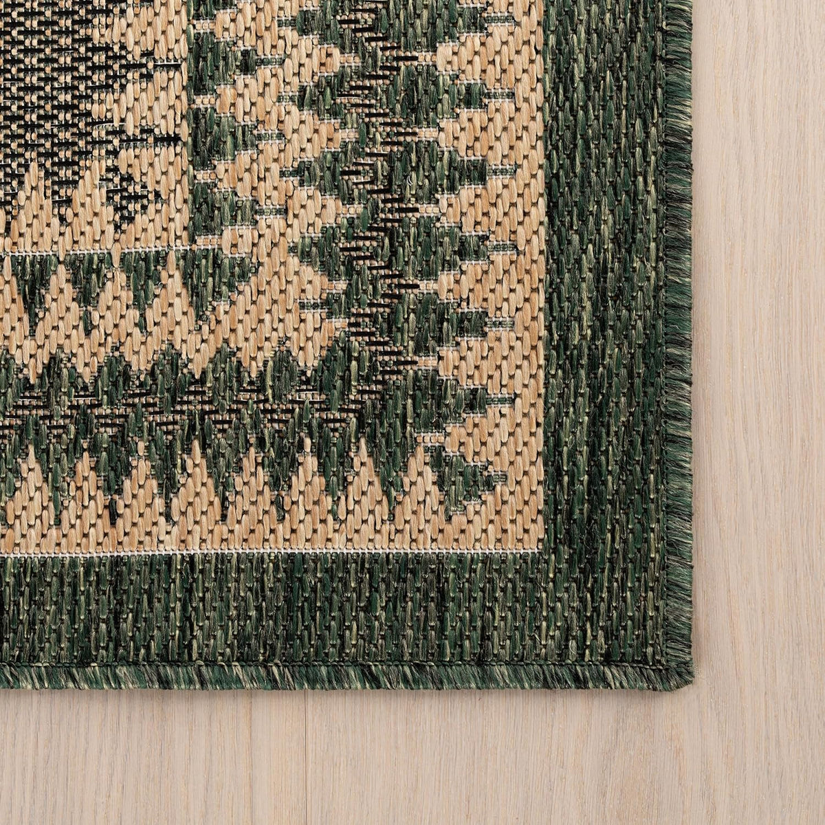 Dash & Albert Essoria Green Indoor/Outdoor Rug Rug, 8 X 10 Feet, Green/Black Bordered Pattern