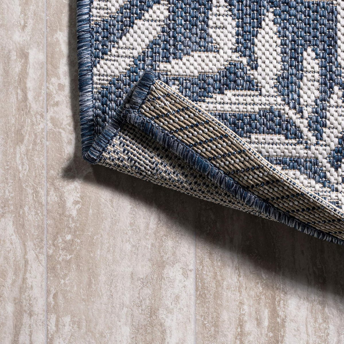 JONATHAN Y Palm Frond Indoor Outdoor Area Rug 8X10 Navy/Ivory, Nevis for Backyard, Patio, Porch, Easy-Cleaning, High Traffic, Pet-Friendly, Non-Shedding (SMB119B-8)