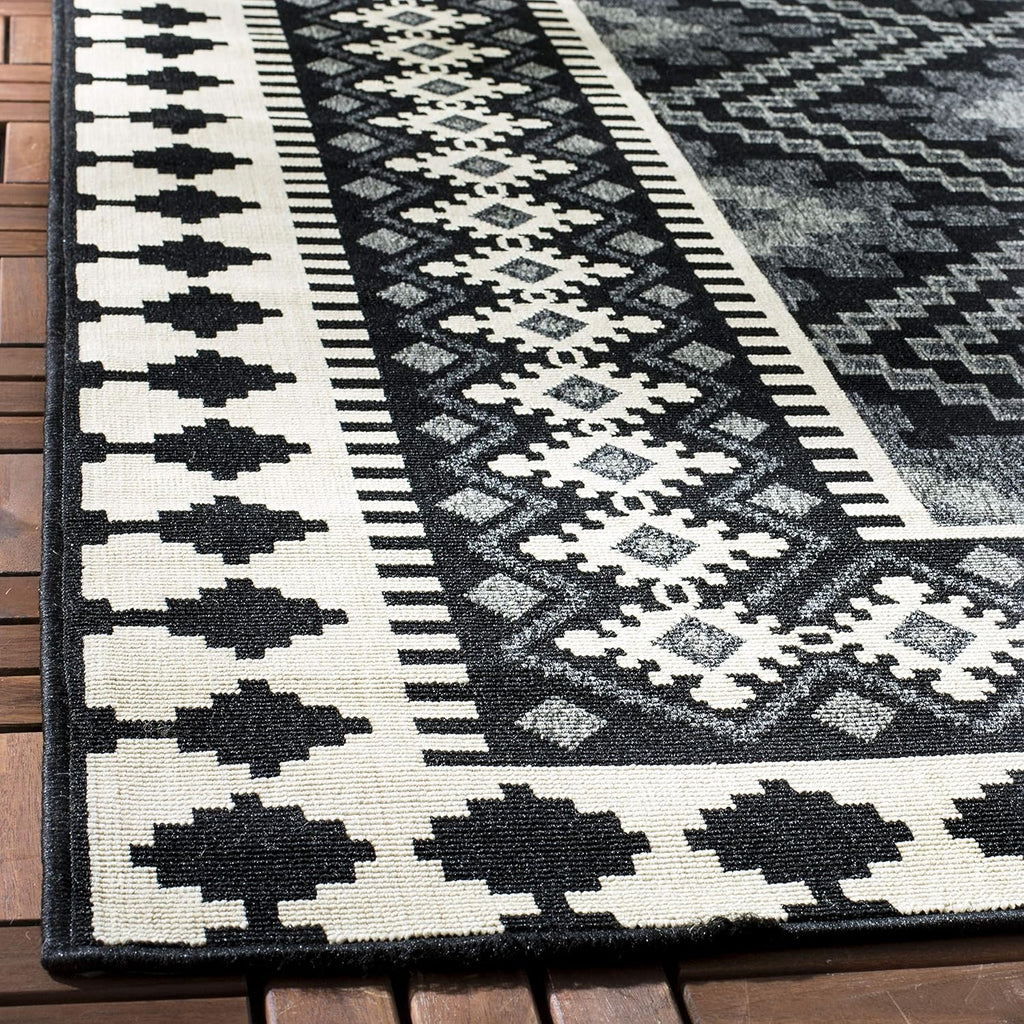 SAFAVIEH Washable Rug Outdoor Veranda Collection - 8' x 11', Black & Cream, Non-Shedding & Easy to Clean, Ideal for Patio, Backyard, Mudroom (VER099-0421)