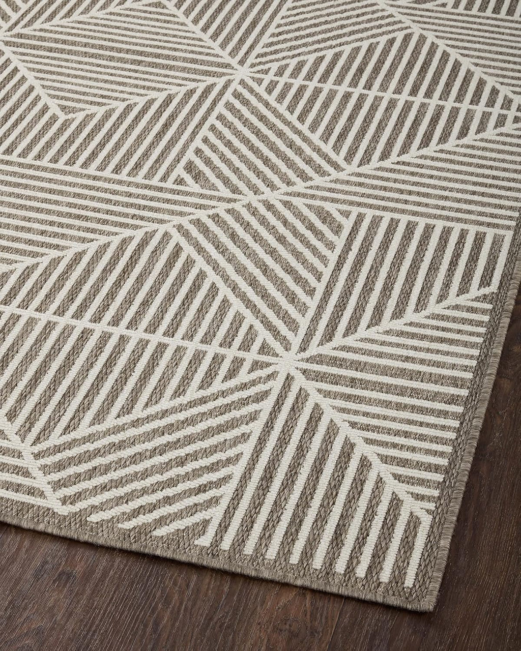 Loloi II Rainier Collection RAI-03 Natural/Cream, Indoor/Outdoor 5'-3" x 7'-7" Area Rug, Beige/Ivory