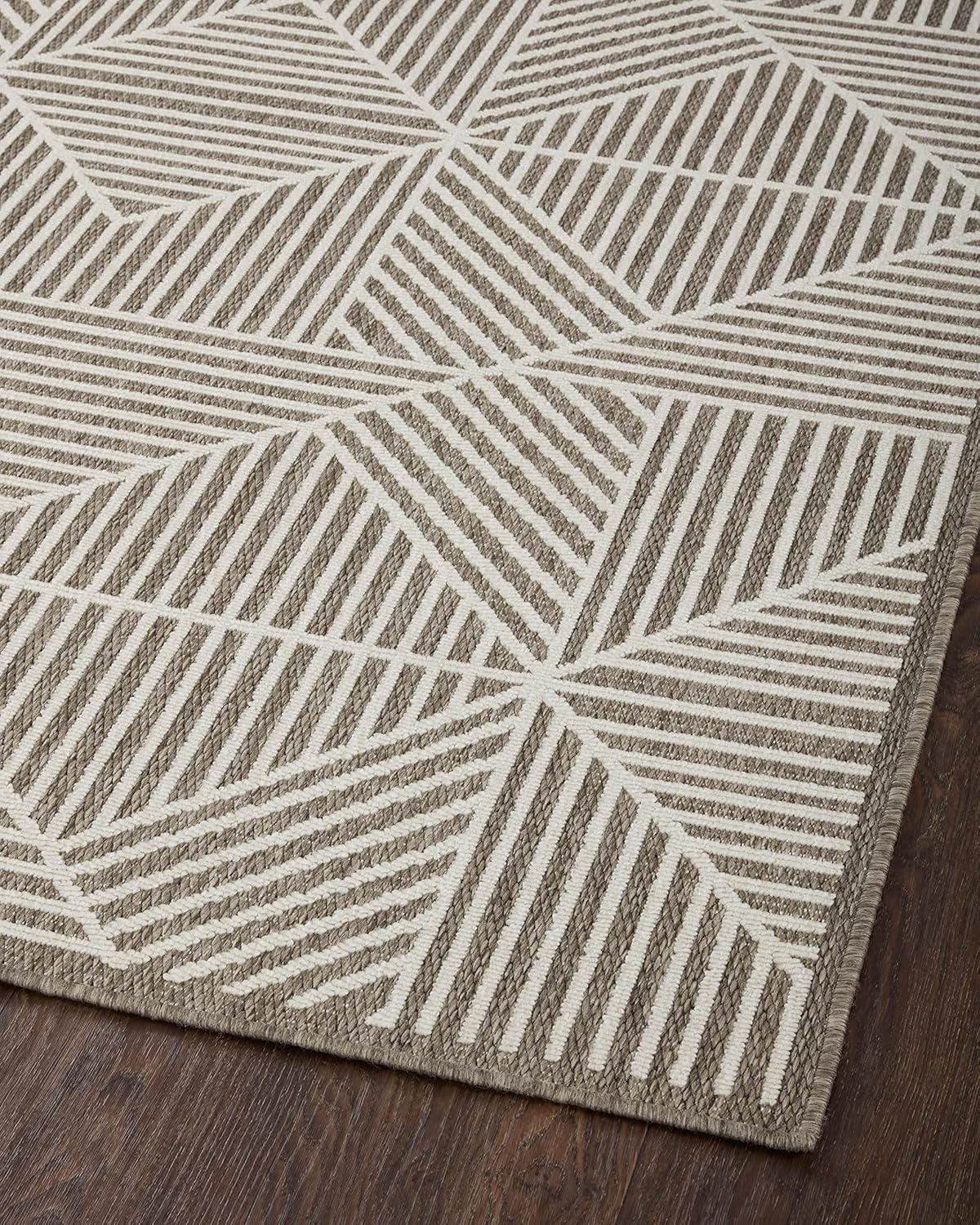 Loloi II Rainier Collection RAI-03 Natural/Cream, Indoor/Outdoor 5'-3" x 7'-7" Area Rug, Beige/Ivory
