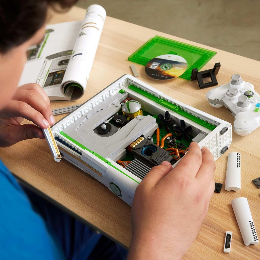 MEGA Microsoft Collectible Building Set, Xbox 360 Replica Model with 1342 Pieces, Controller and LED Lights, Build & Display Toy for Adult Collectors